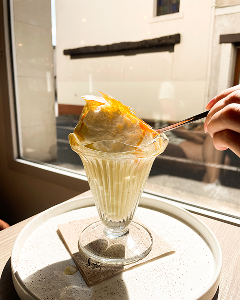 Vous prendrez bien un dessert ? Chez Le Rest'O Gourmand, nos desserts sont certifiés fait maison et avec amour.
